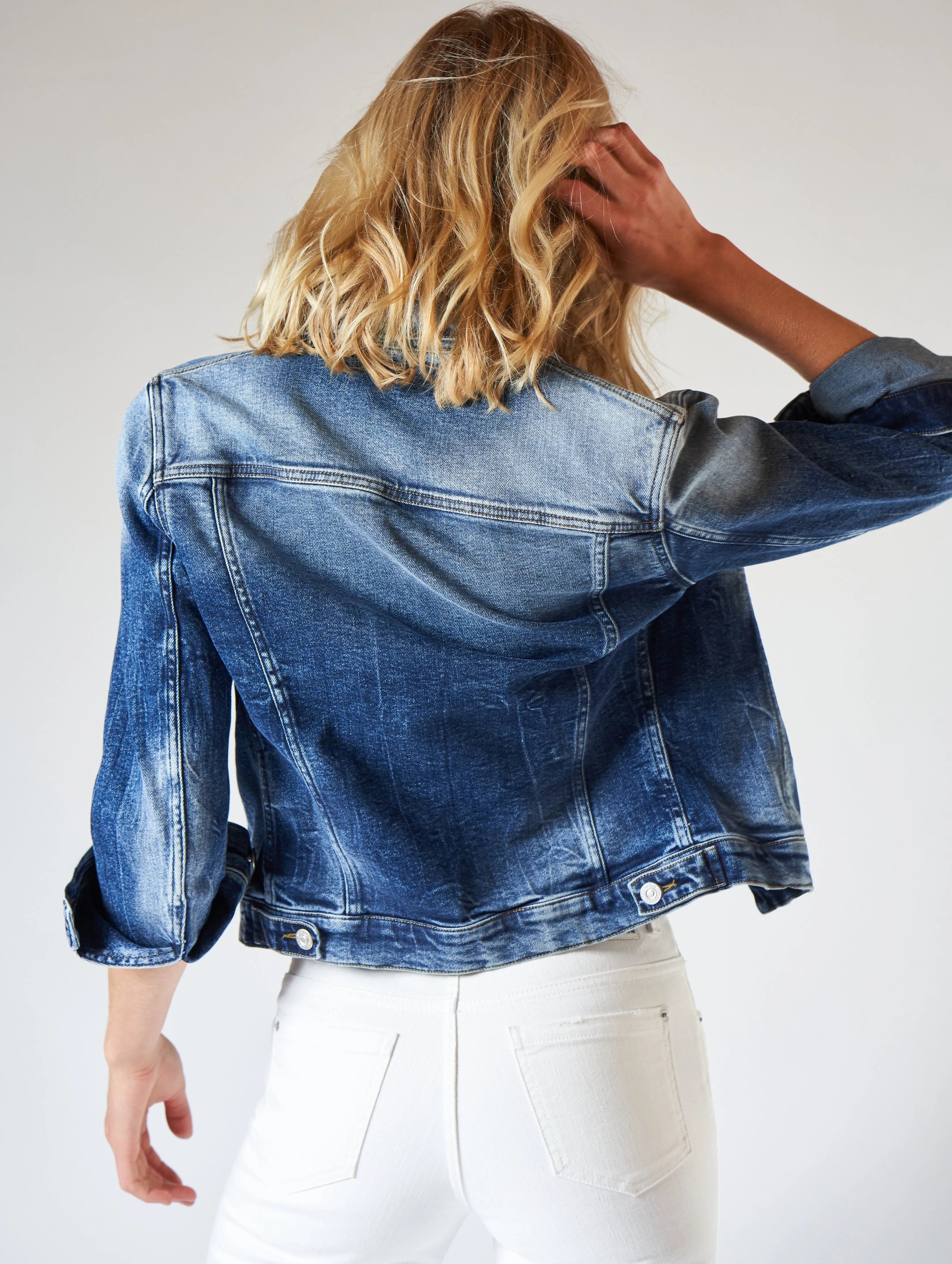 KATE DENIM JACKET IN DISTRESSED BLUE - Woman
